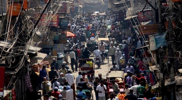 Em uma rua movimentada em Déli, Índia. © 2012 Samita Mehta, Courtesy of Photoshare